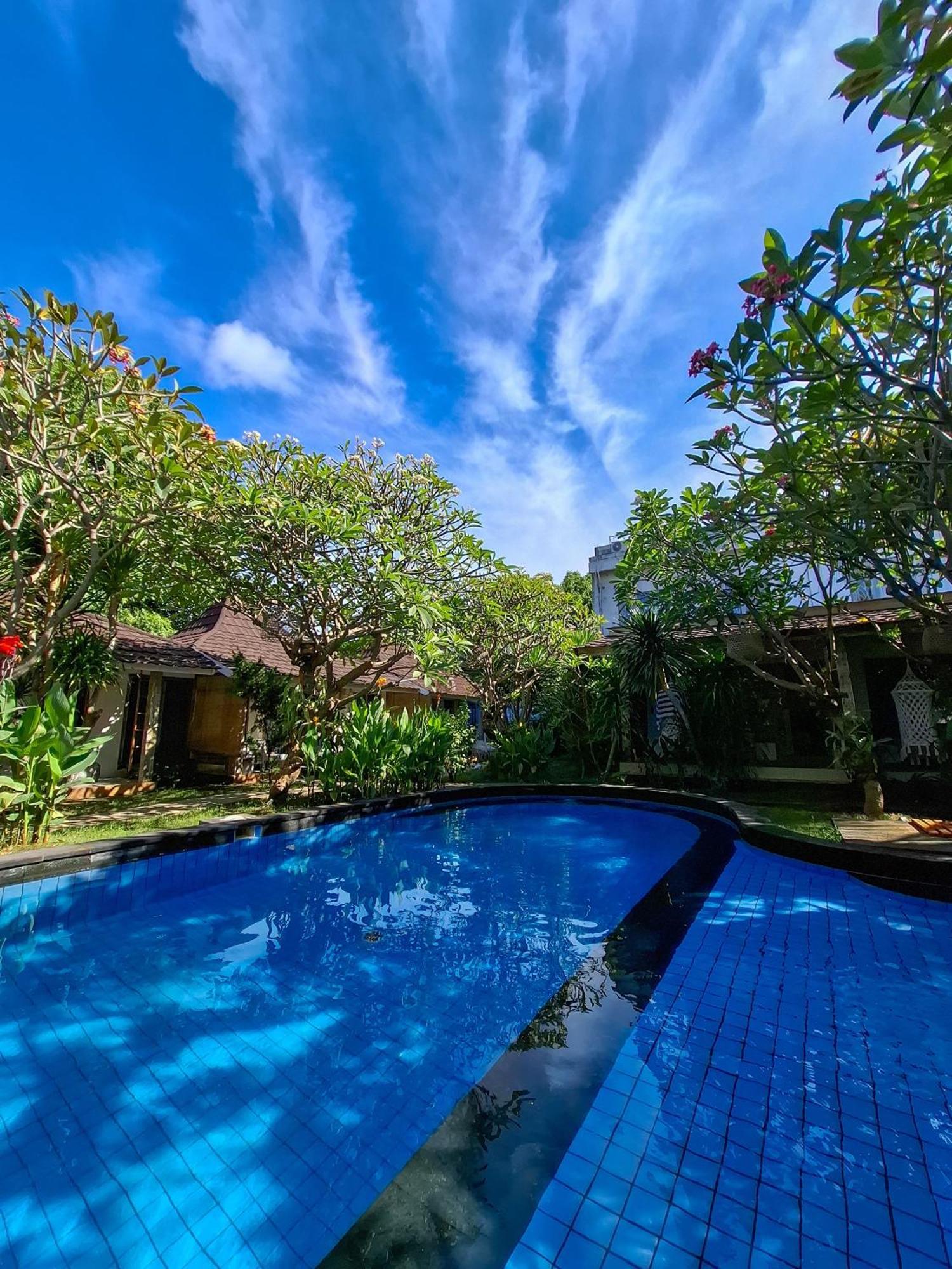 Oasis Villas ギリ・トラワンガン エクステリア 写真